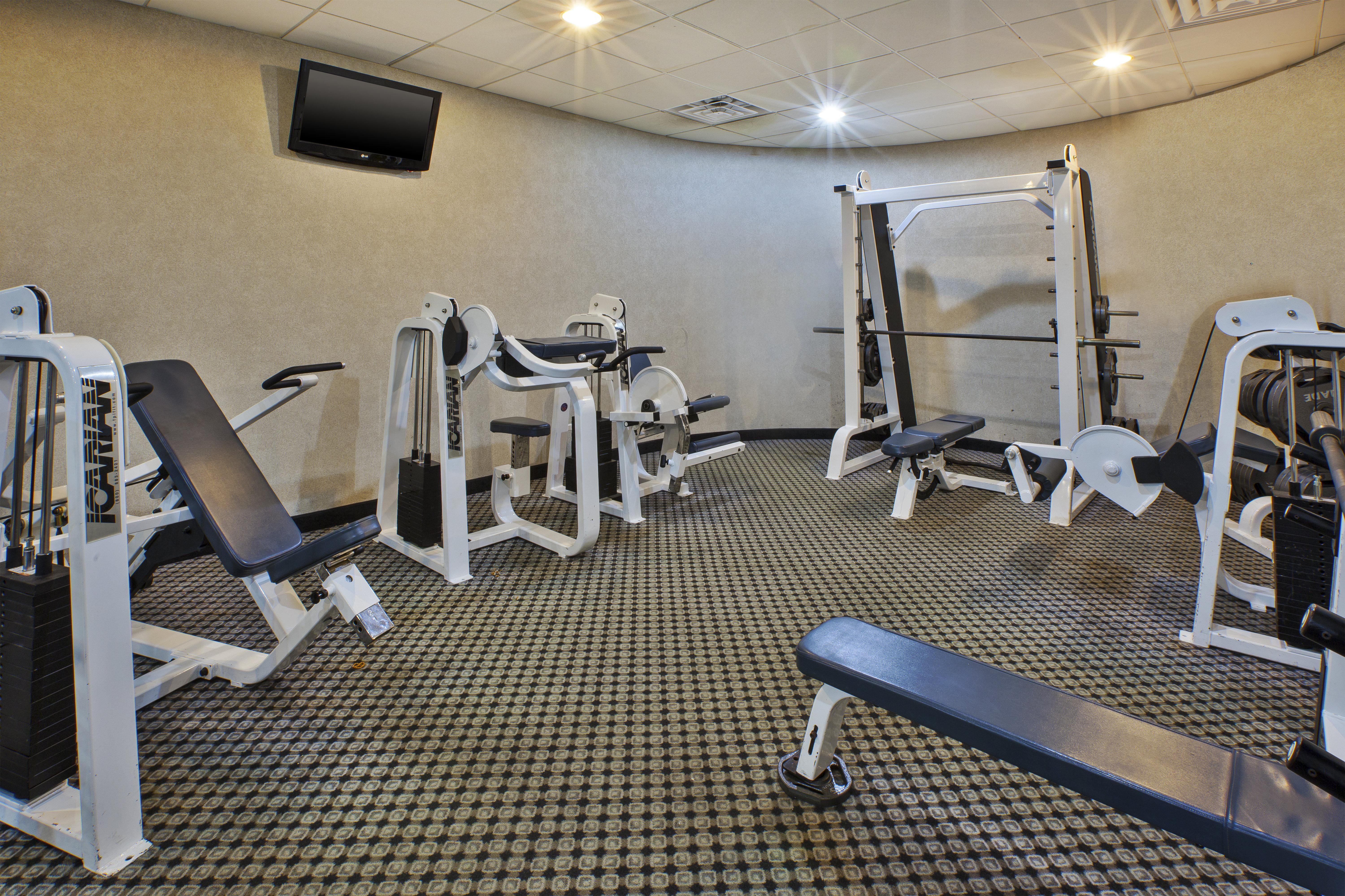 Holiday Inn Express Hotel & Suites - Belleville Area By Ihg Exterior photo