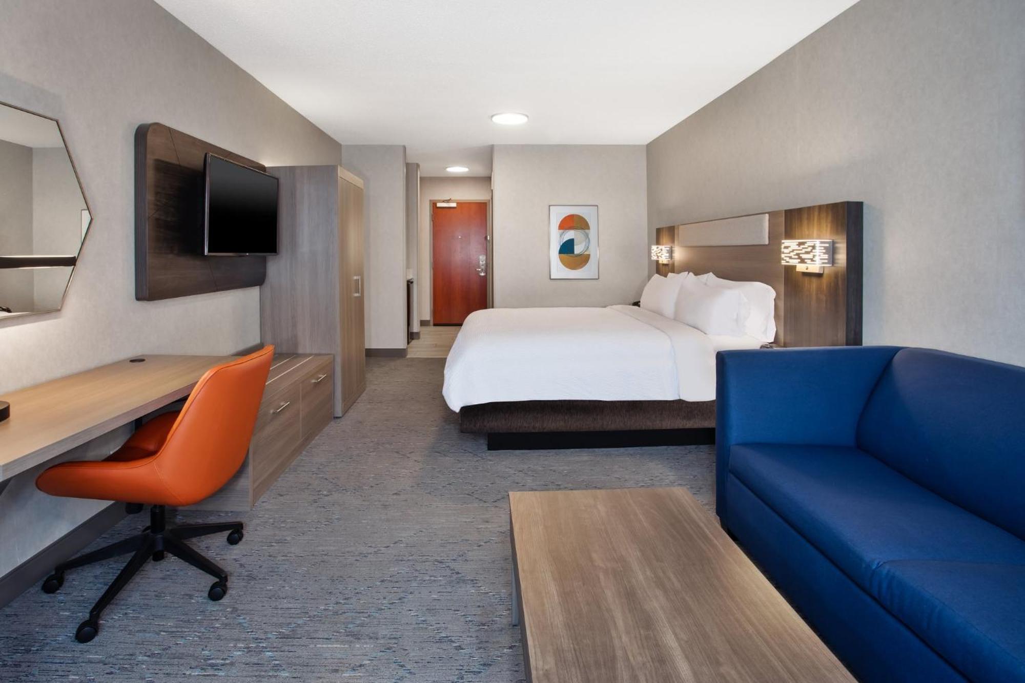 Holiday Inn Express Hotel & Suites - Belleville Area By Ihg Exterior photo